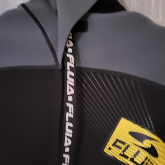 Wetsuit Mens LARGE  Fluid Shortie Swimsuit Black Yellow - Picture 7 of 10